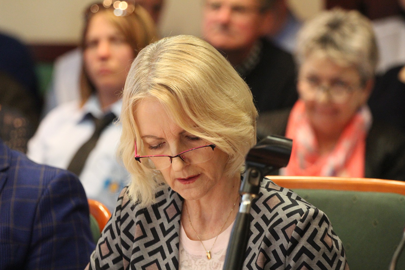 Marcowa sesja rady miejskiej Legnicy. Protest pracowników MPK