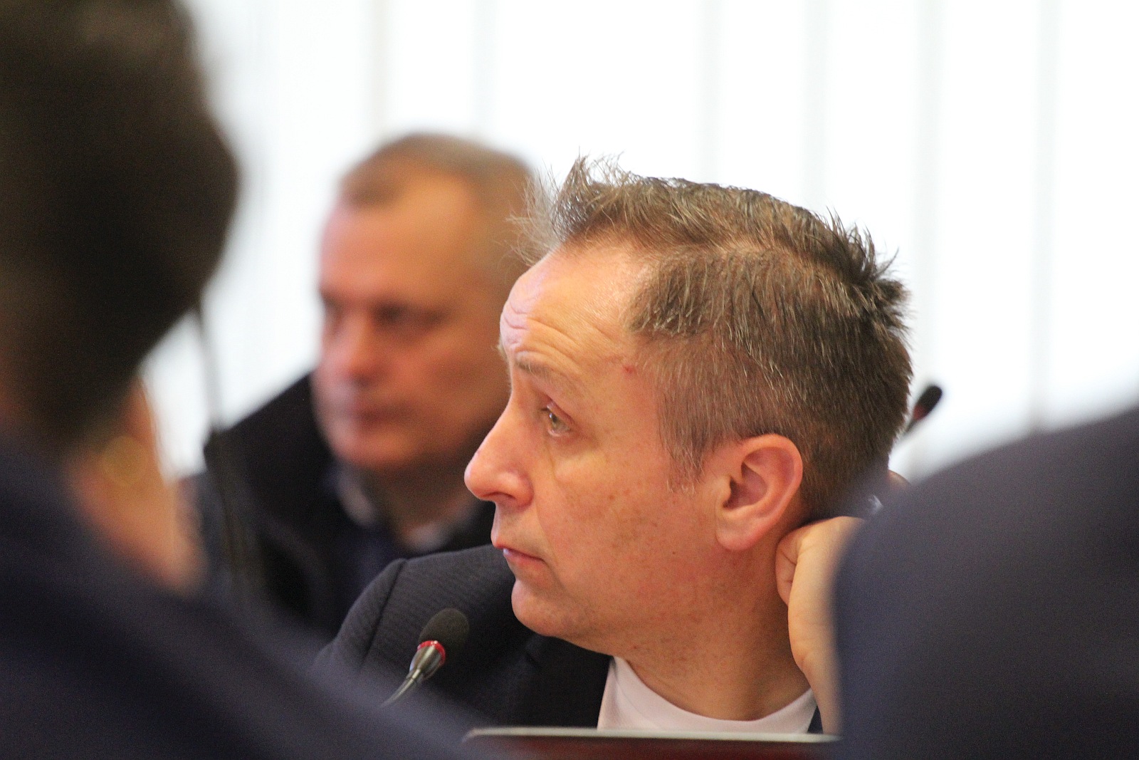 Marcowa sesja rady miejskiej Legnicy. Protest pracowników MPK