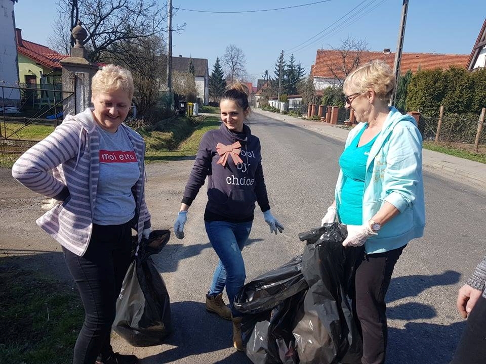 Mieszkańcy gminy Miłkowice porządkowali swoje otoczenie