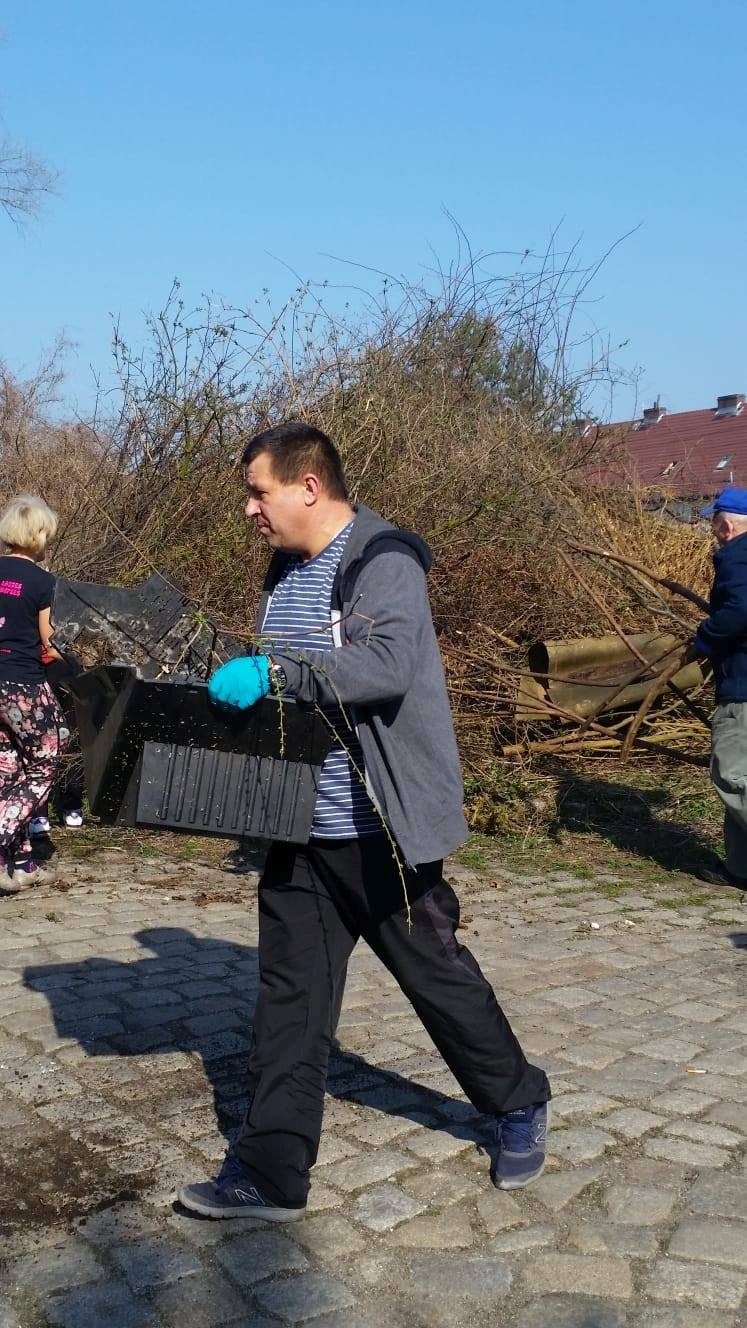 Mieszkańcy gminy Miłkowice porządkowali swoje otoczenie