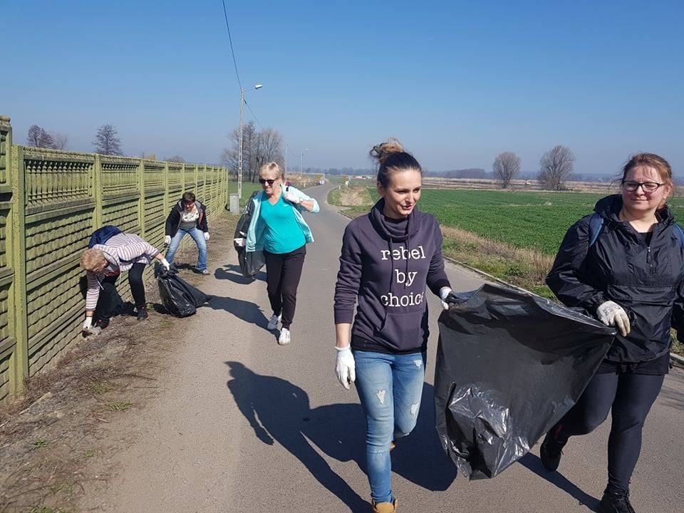 Mieszkańcy gminy Miłkowice porządkowali swoje otoczenie