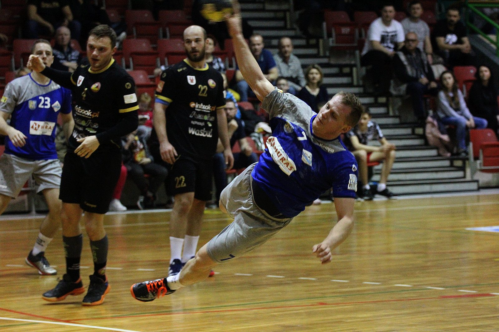 Siódemka Miedź Legnica wygrywa we własnej hali z Grodkowem