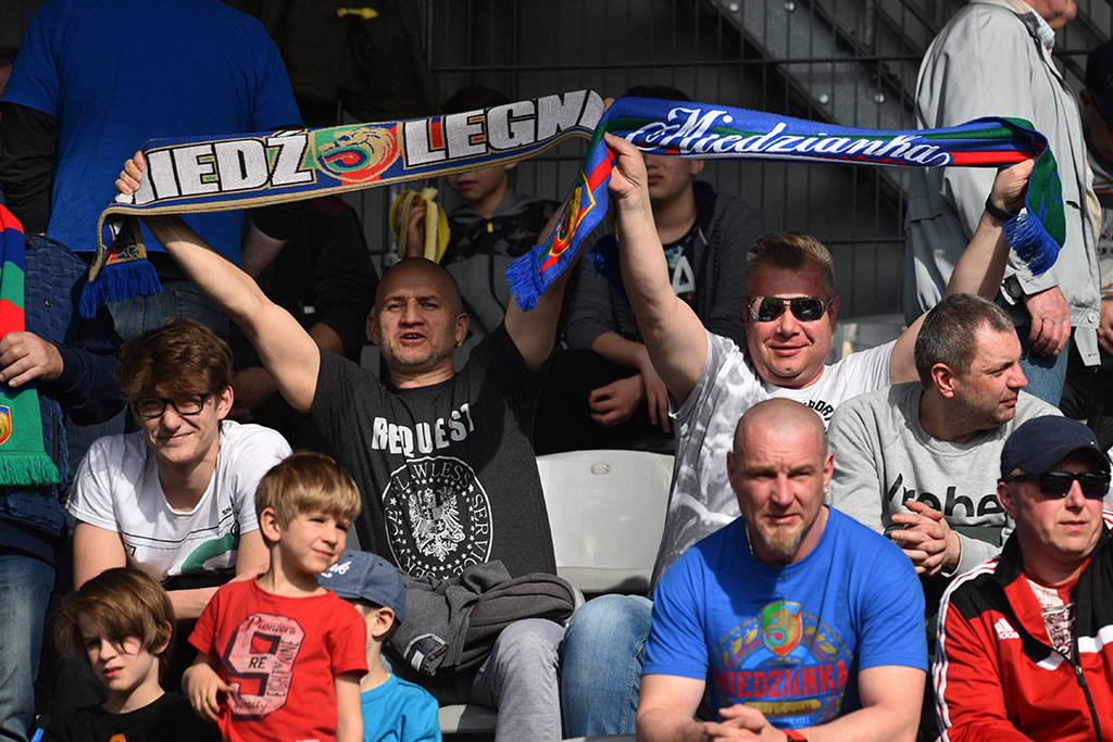Kibice podczas meczu Miedzi Legnica z Zagłębiem Sosnowiec