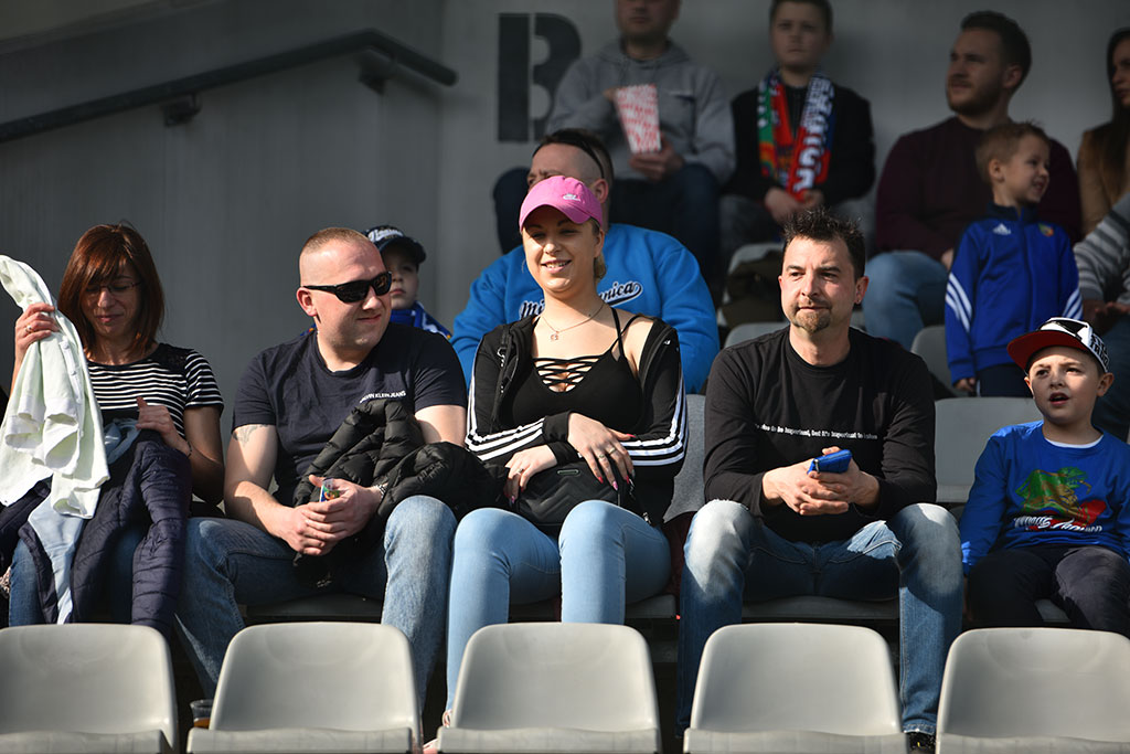 Kibice podczas meczu Miedzi Legnica z Zagłębiem Sosnowiec