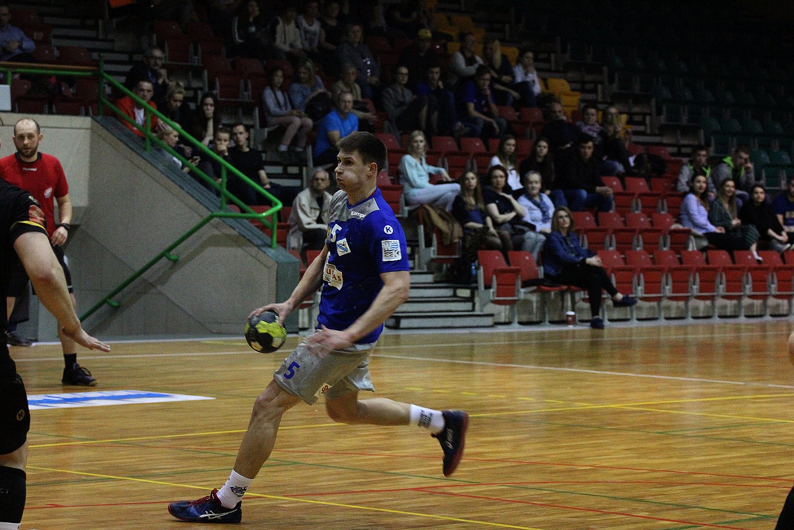 Siódemka Miedź Legnica wygrywa we własnej hali z Grodkowem