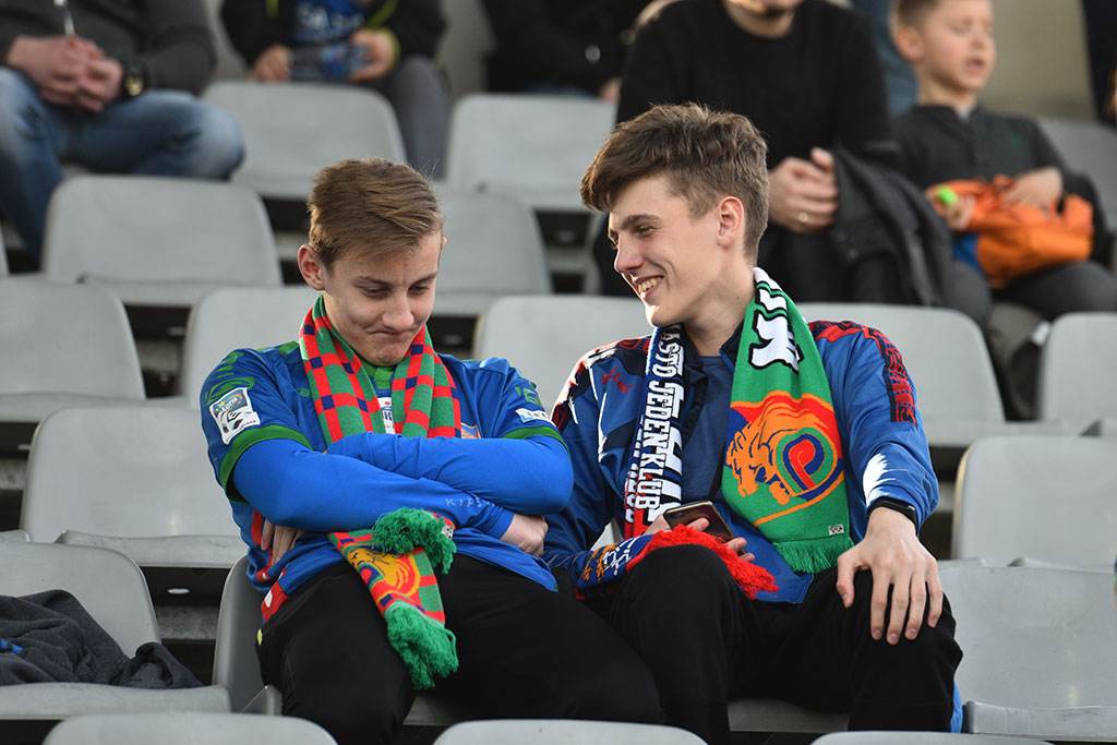 Kibice podczas meczu Miedzi Legnica z Zagłębiem Sosnowiec