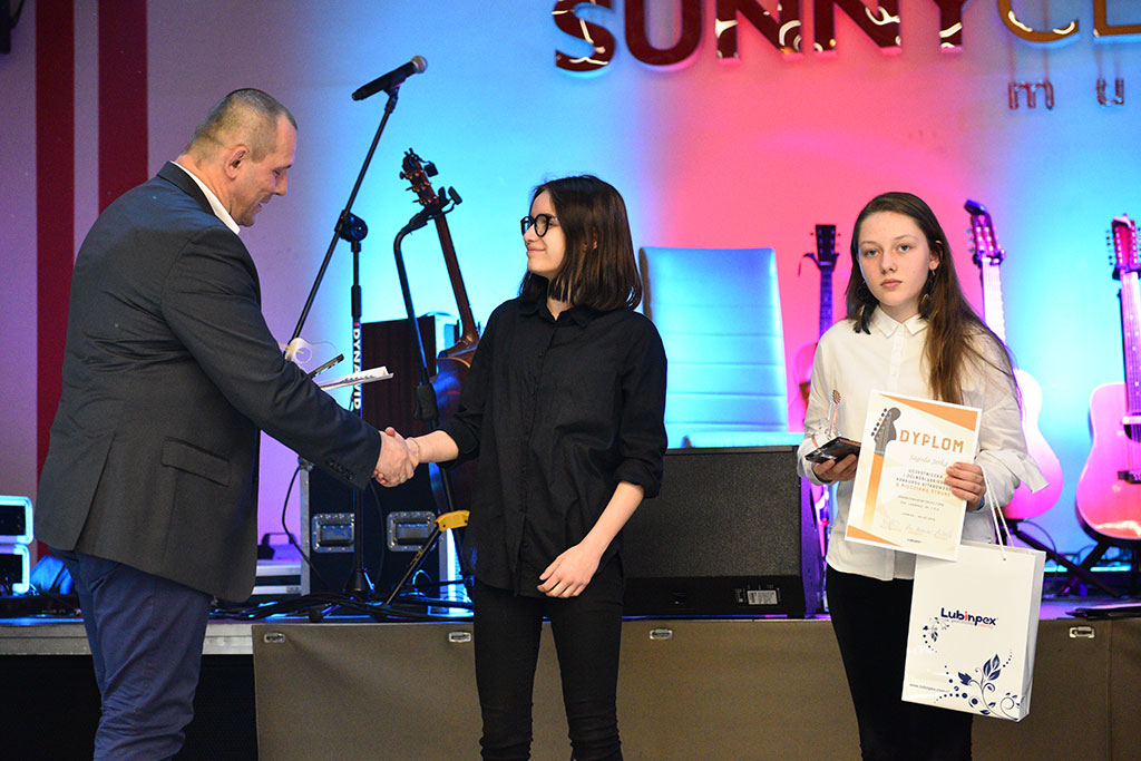 „Celuloid” na dwie mistrzowskie gitary w Sunny Club Music