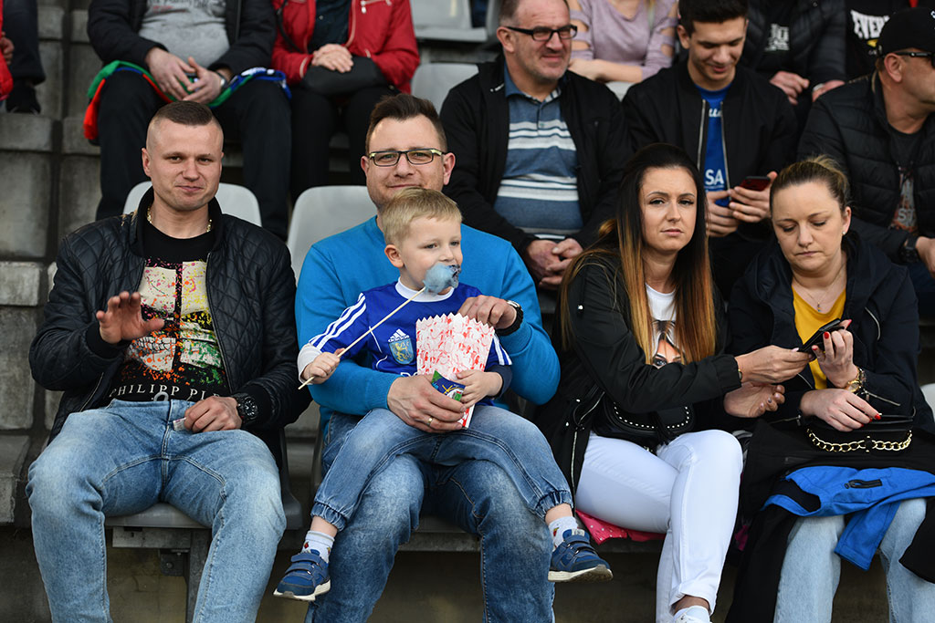 Kibice podczas meczu Miedzi Legnica z Zagłębiem Sosnowiec