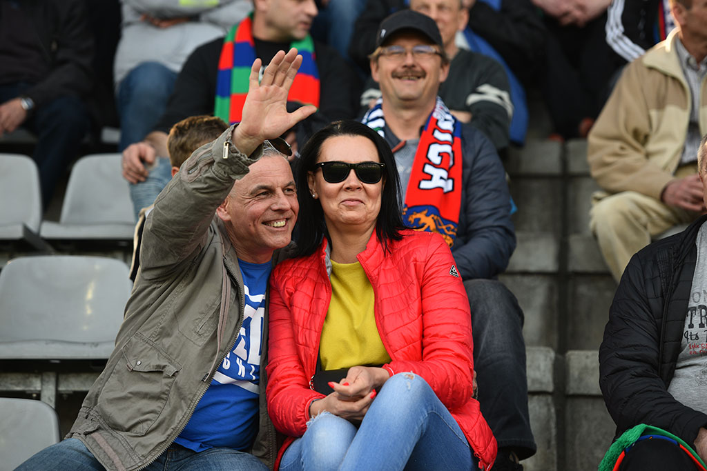 Kibice podczas meczu Miedzi Legnica z Zagłębiem Sosnowiec