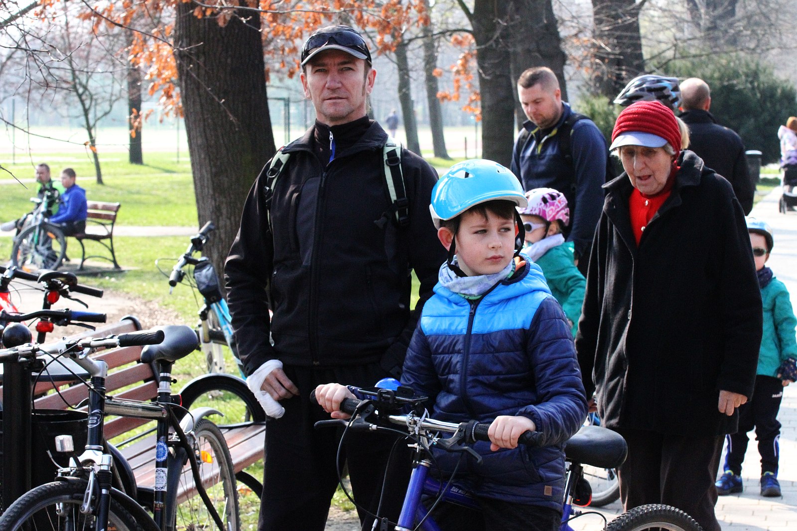 Ponad stu rowerzystów stanęło na starcie Rowerowej Legnicy