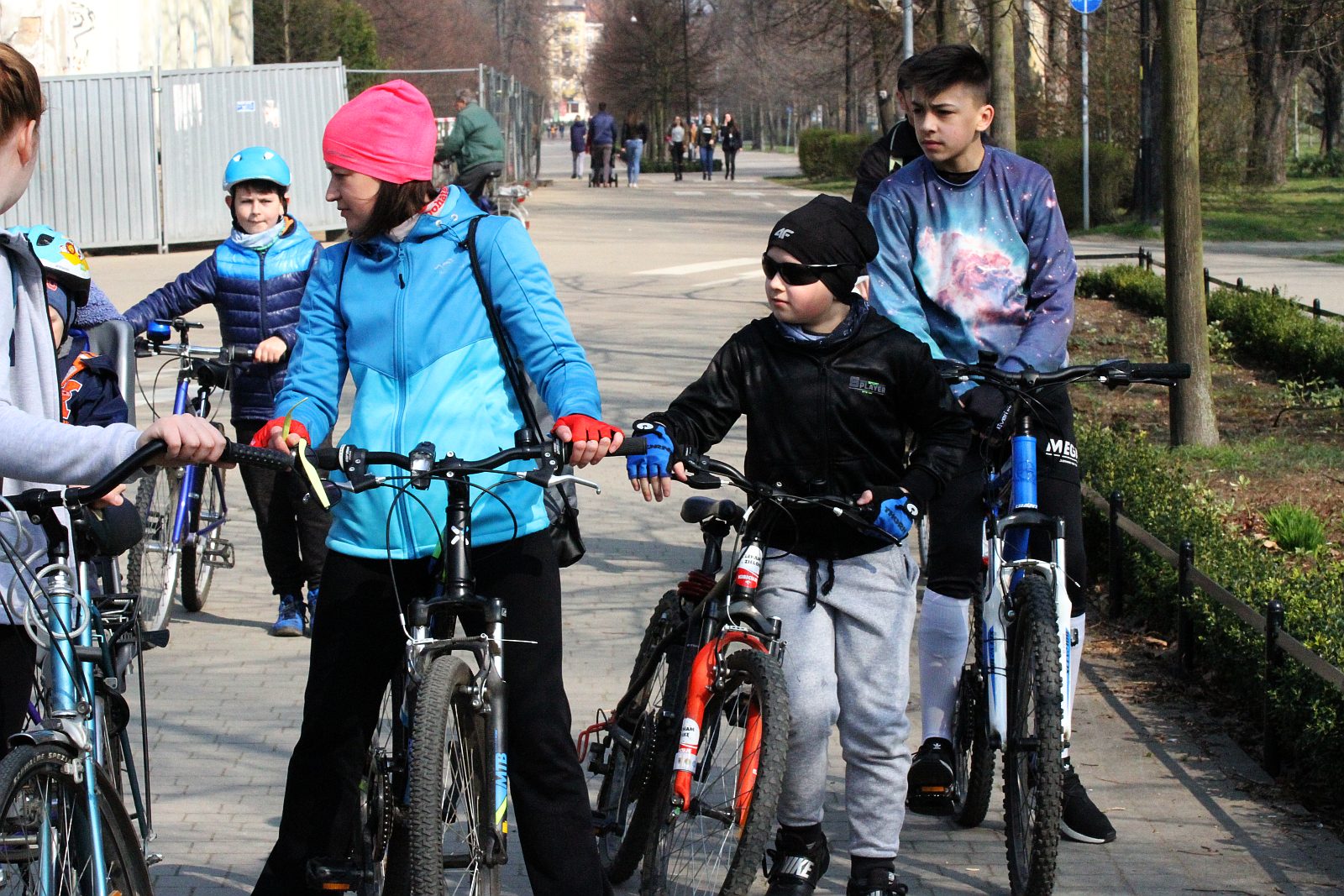 Ponad stu rowerzystów stanęło na starcie Rowerowej Legnicy