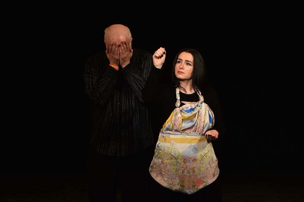 „Raz, dwa, trzy-nikt nie patrzy” na scenie Teatru Modrzejewskiej