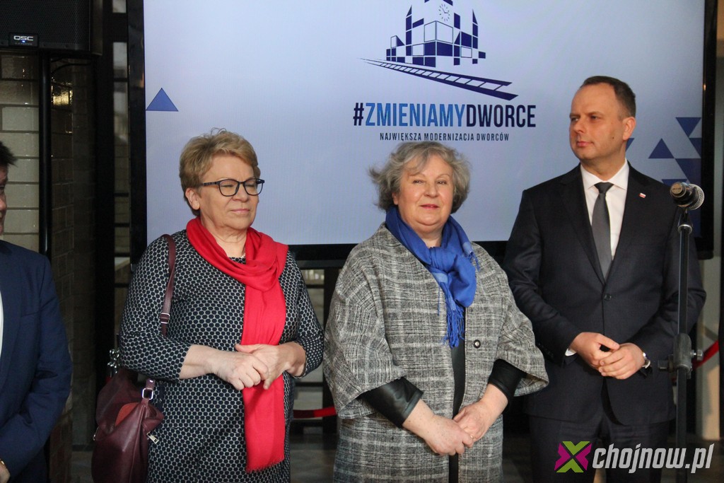 W Chojnowie uroczyście oddano do użytku wyremontowany dworzec 
