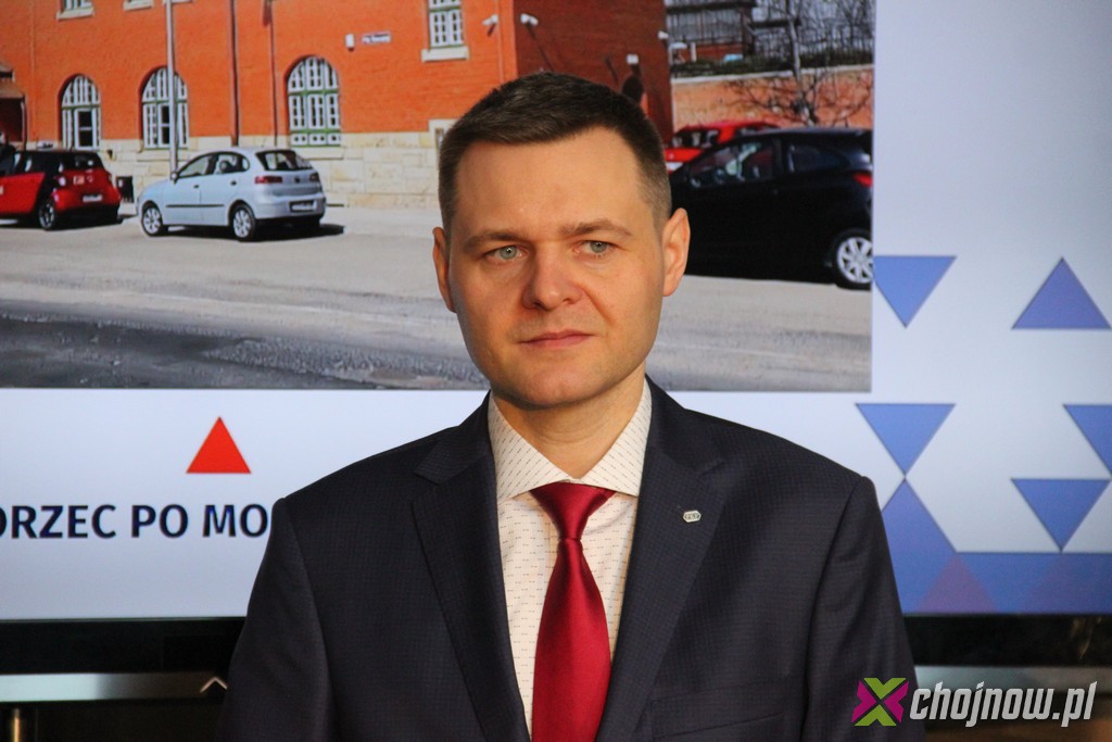 W Chojnowie uroczyście oddano do użytku wyremontowany dworzec 
