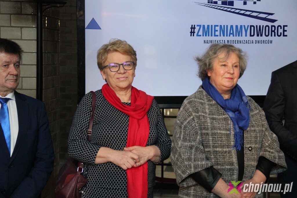 W Chojnowie uroczyście oddano do użytku wyremontowany dworzec 
