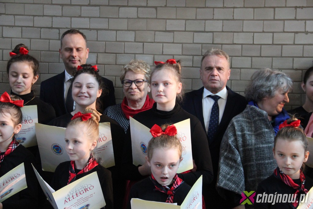 W Chojnowie uroczyście oddano do użytku wyremontowany dworzec 
