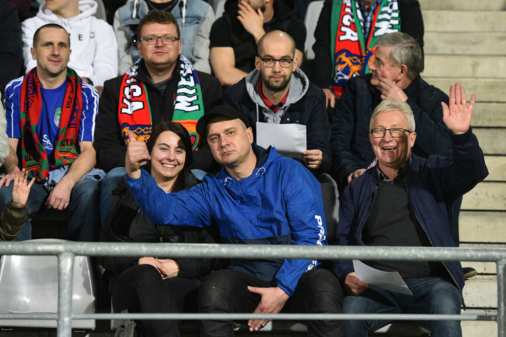 Miedzianka do przodu. Zobaczcie jak kibice szaleli na trybunach
