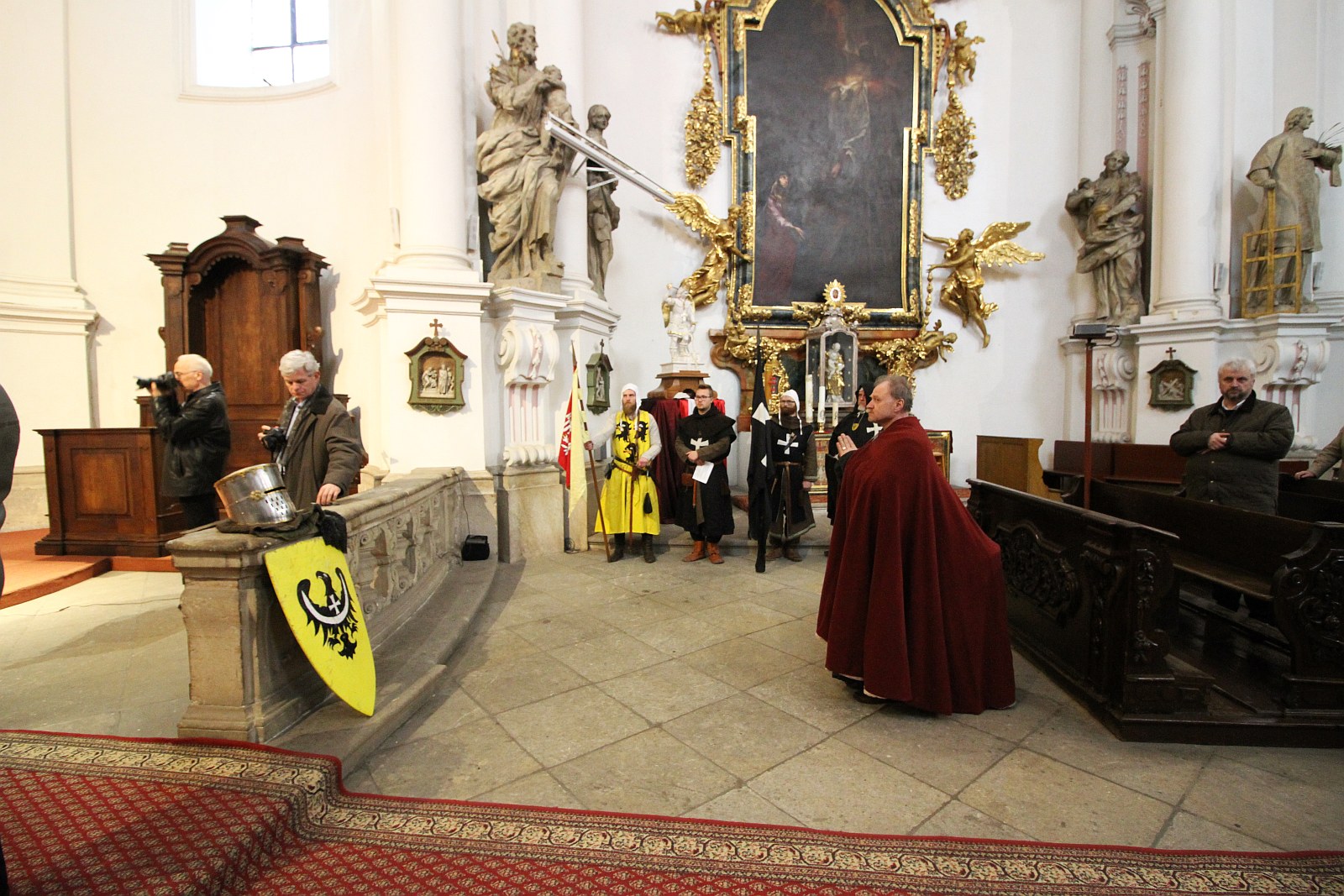 Biskup Kiernikowski został honorowym członkiem bractwa