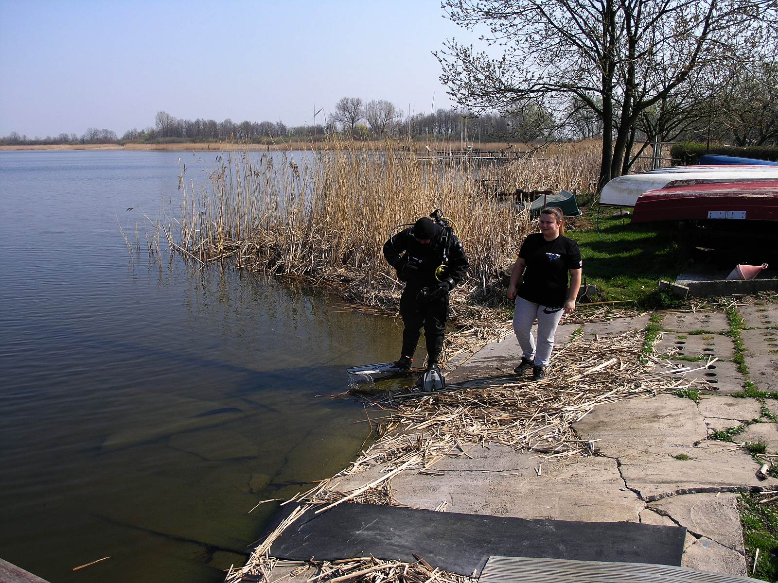 Pinoter wraz z żeglarzami z Posejdona posprzątali jezioro