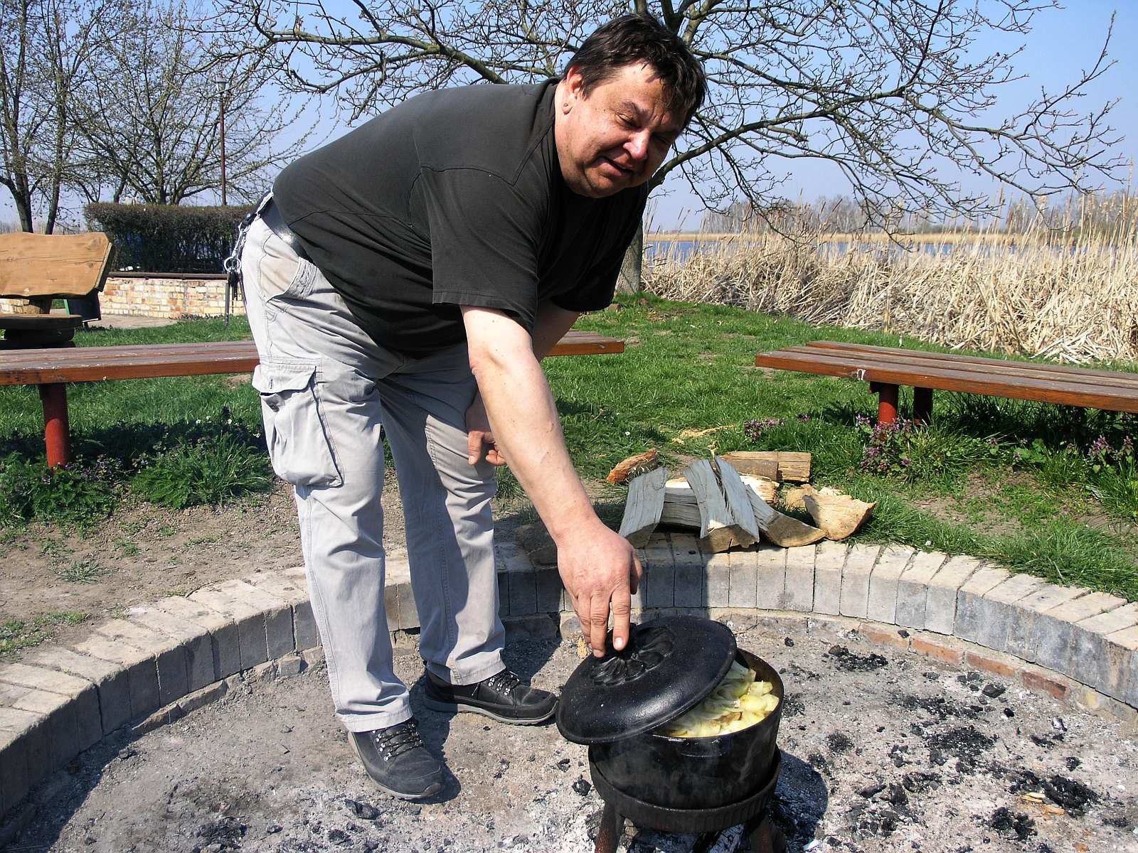 Pinoter wraz z żeglarzami z Posejdona posprzątali jezioro