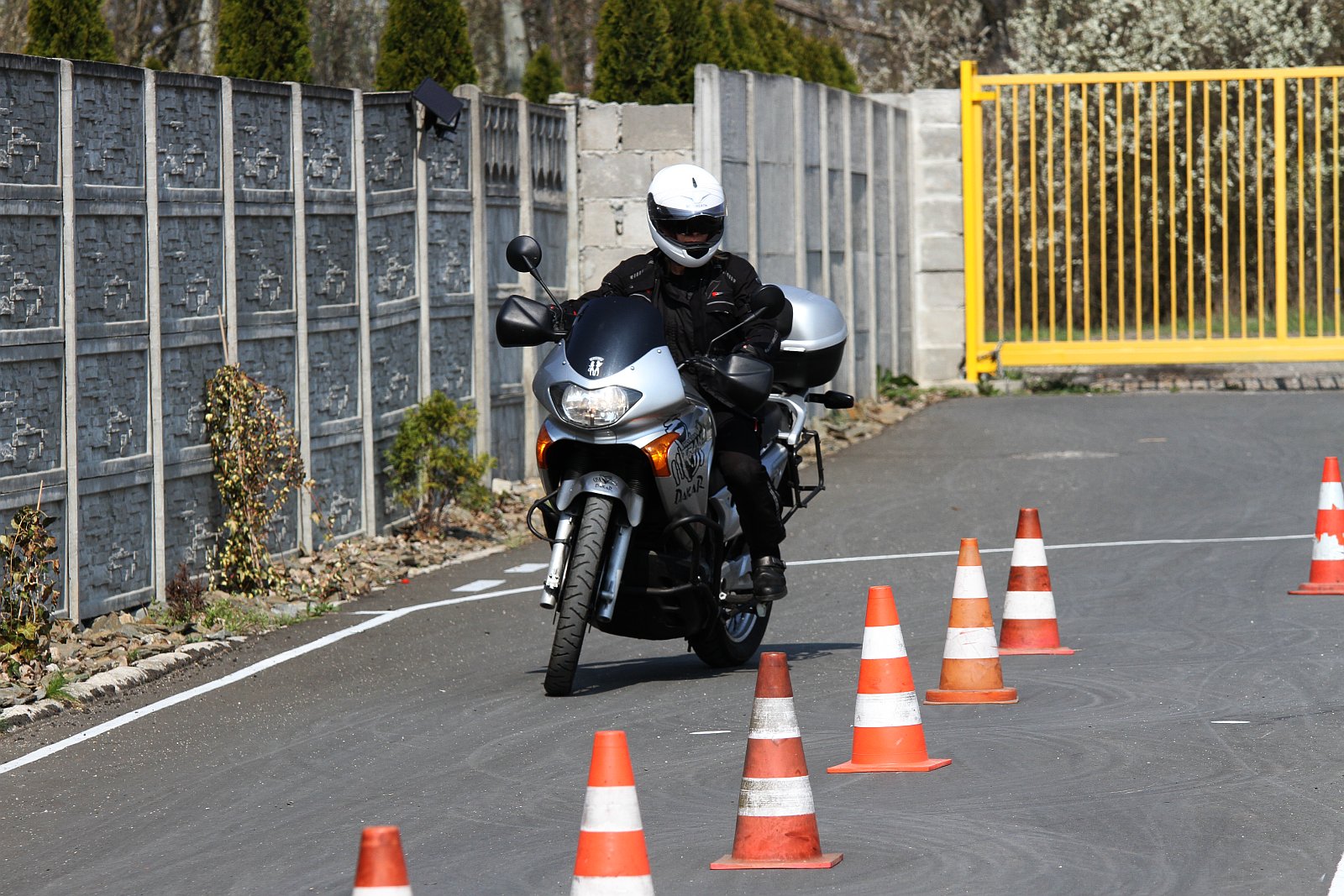 Motopomcnik i Szkoła Wilk szkolą legnickich motocyklistów