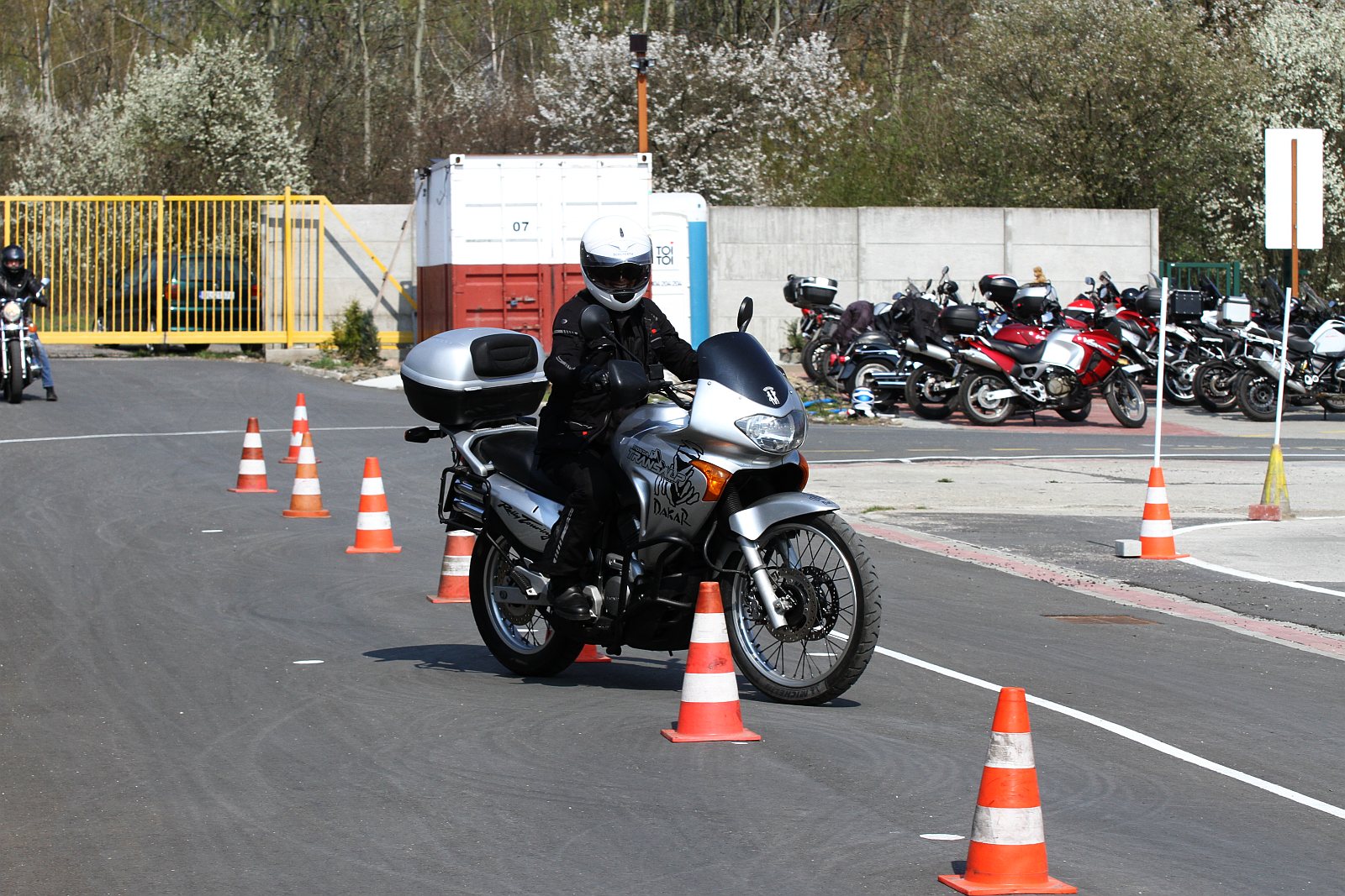 Motopomcnik i Szkoła Wilk szkolą legnickich motocyklistów