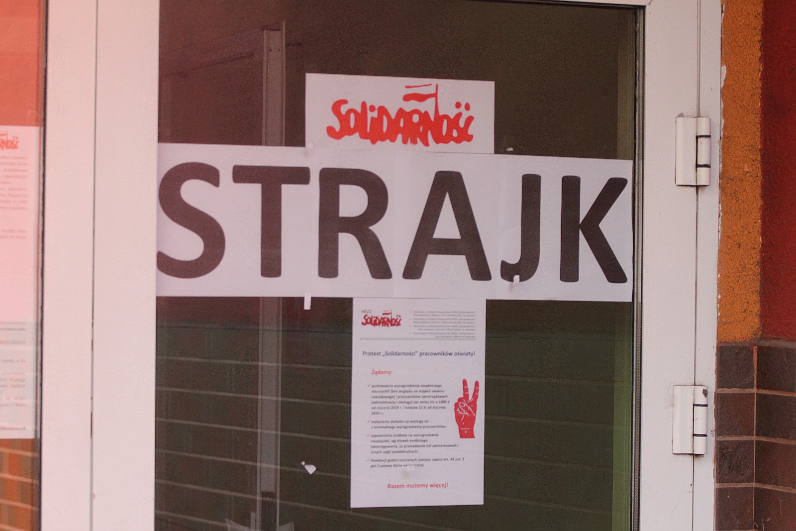 W miejskich szkołach i przedszkolach strajk bezterminowy