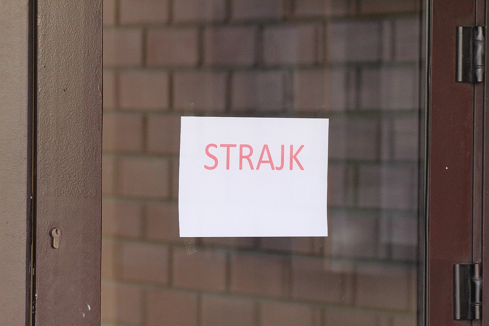 W miejskich szkołach i przedszkolach strajk bezterminowy