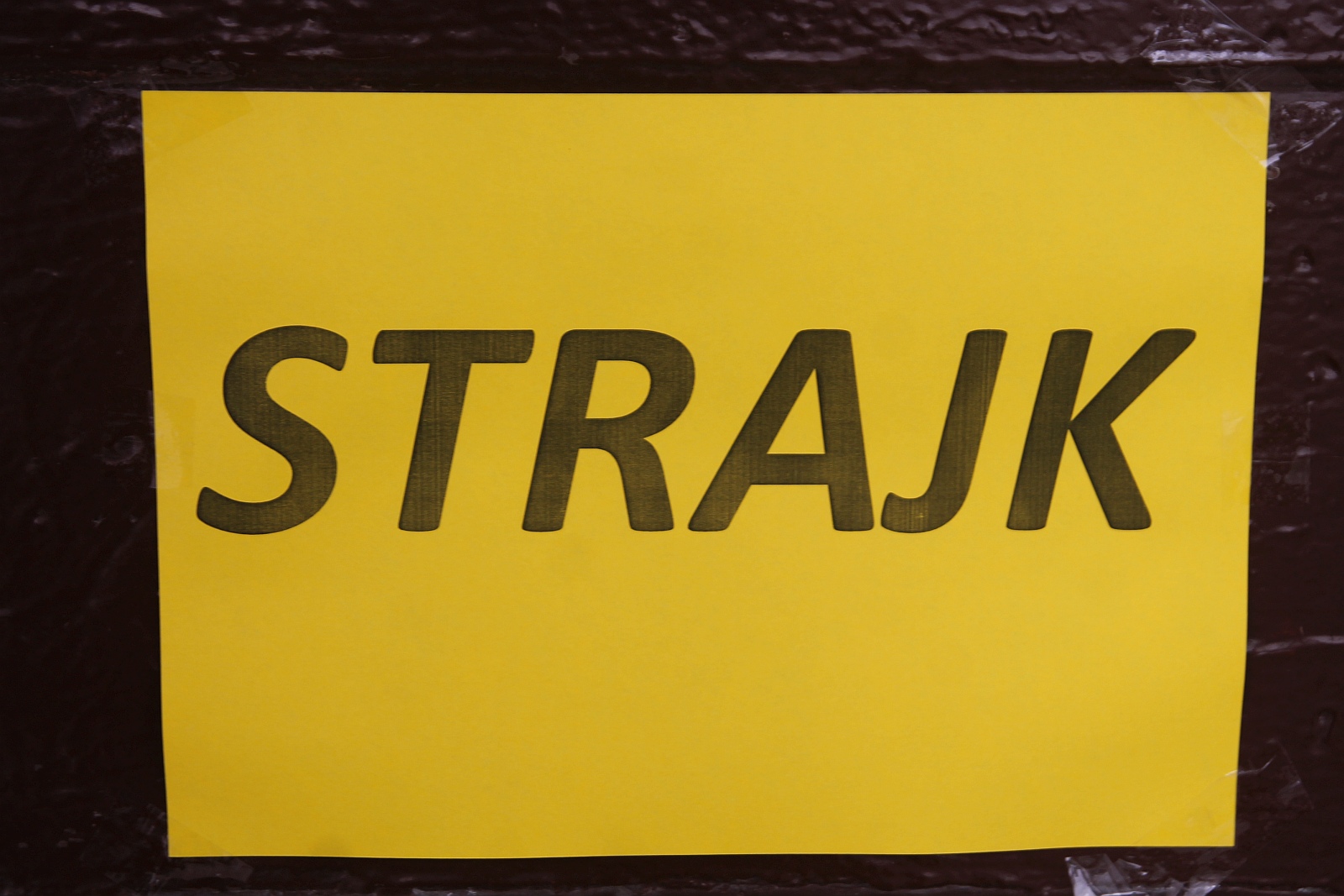 Drugi dzień strajku w szkołach i przedszkolach w Legnicy