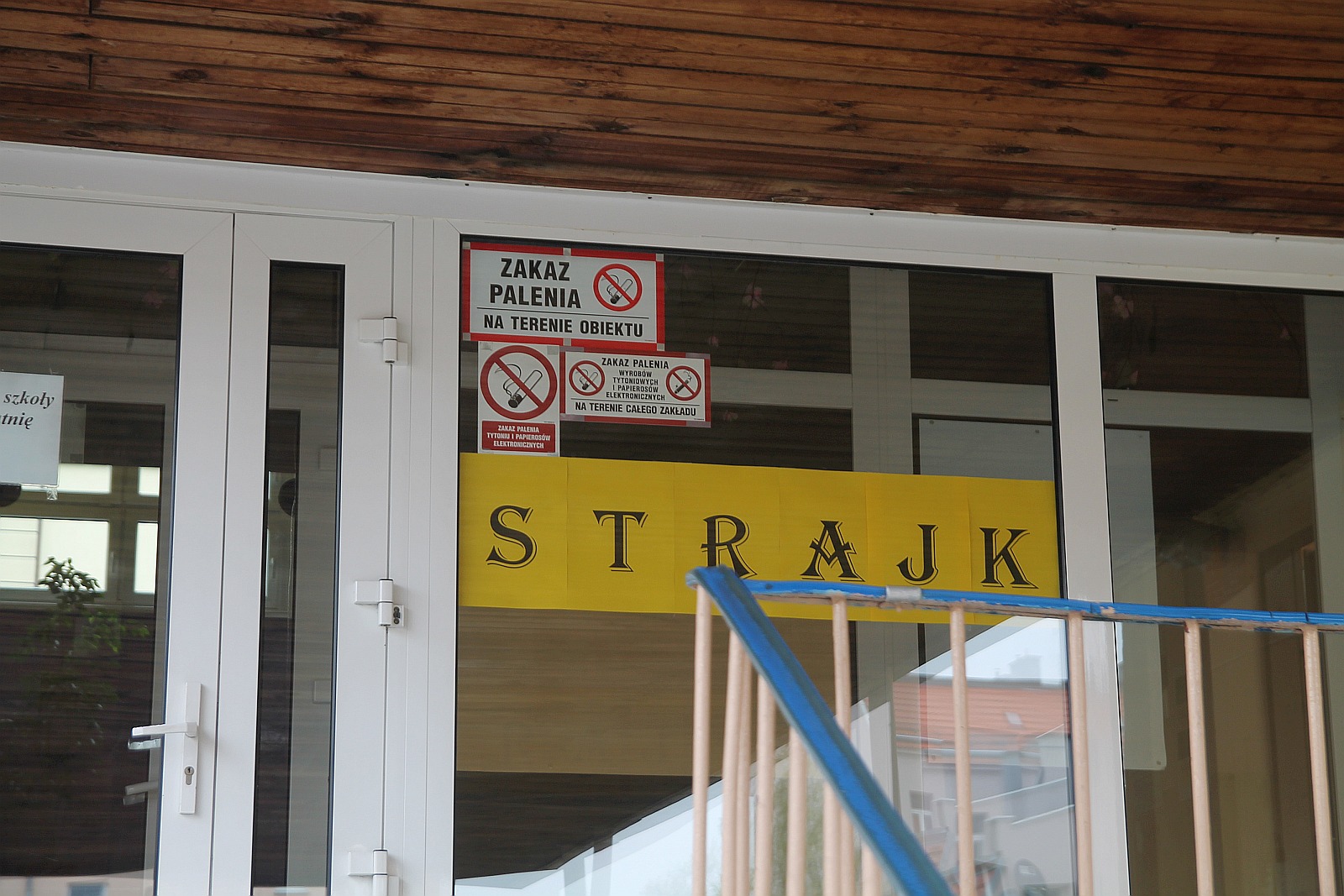 Drugi dzień strajku w szkołach i przedszkolach w Legnicy