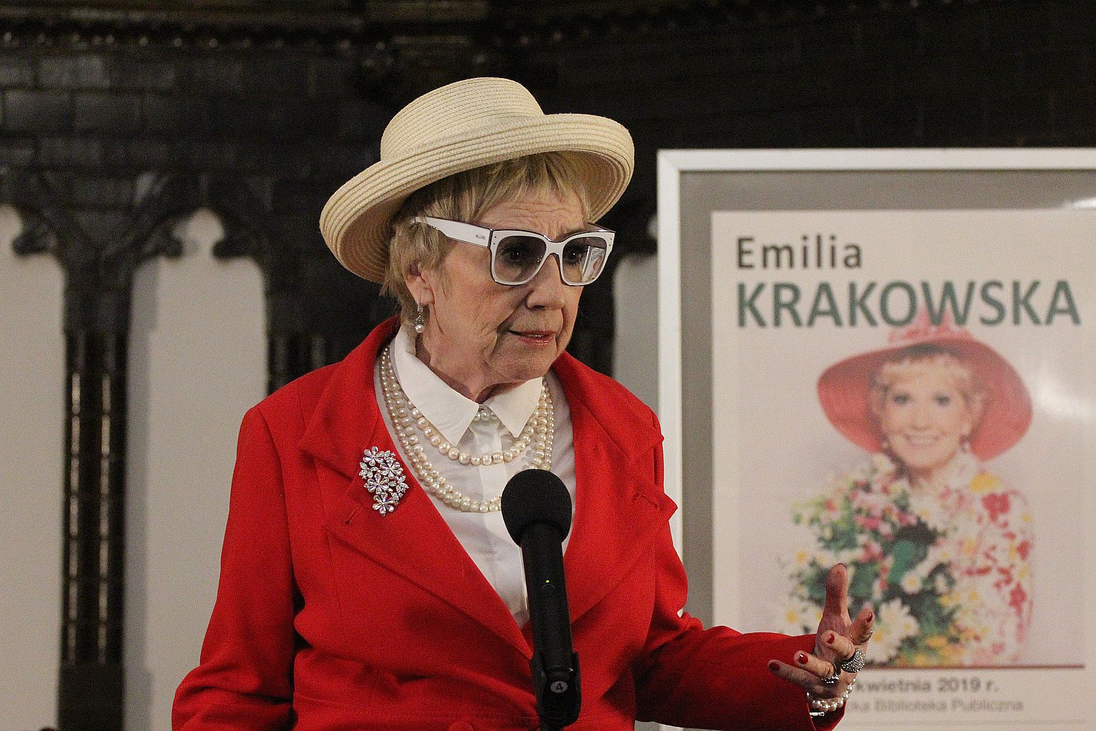 Jagna z „Chłopów” w Legnickiej Bibliotece Publicznej