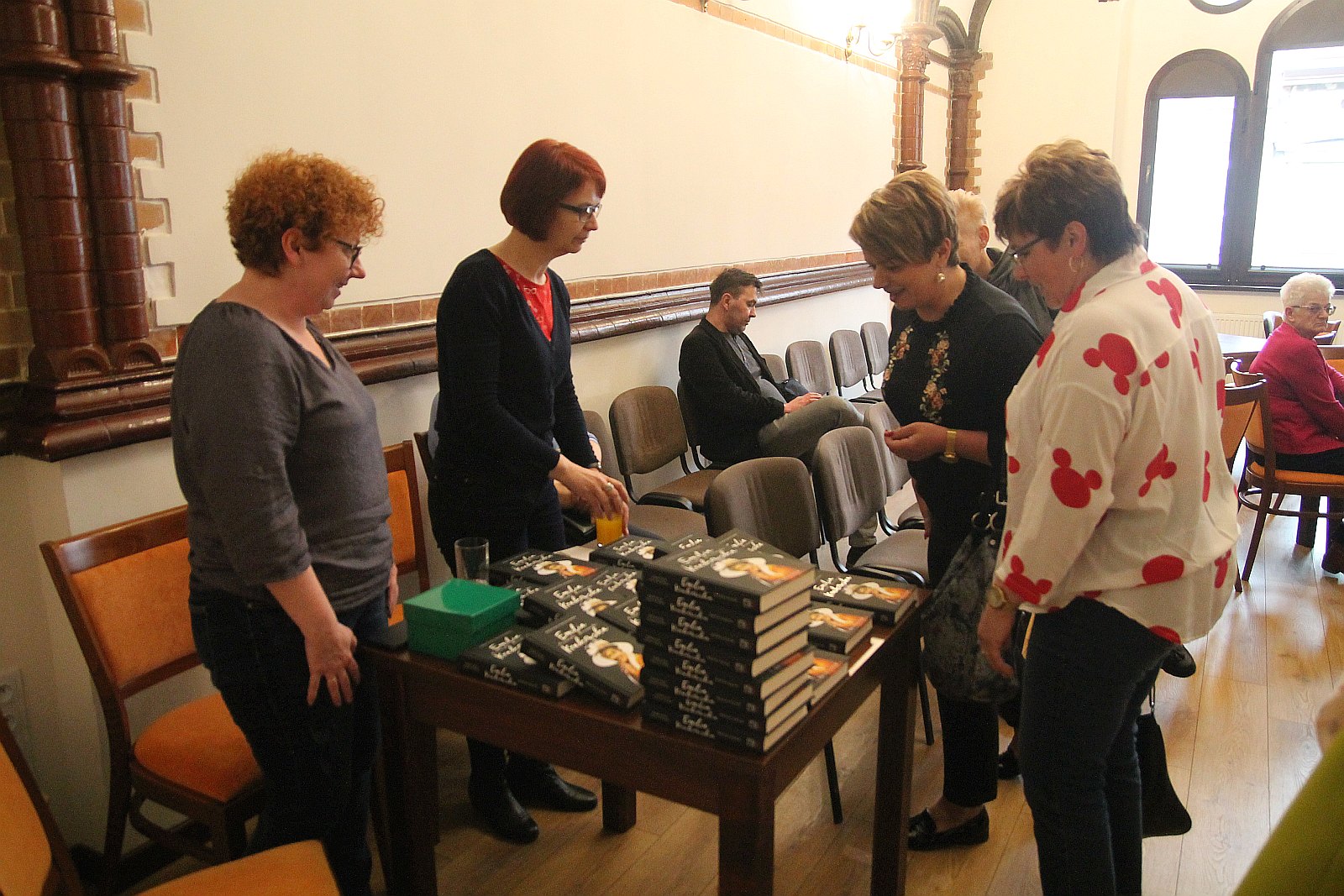 Jagna z „Chłopów” w Legnickiej Bibliotece Publicznej