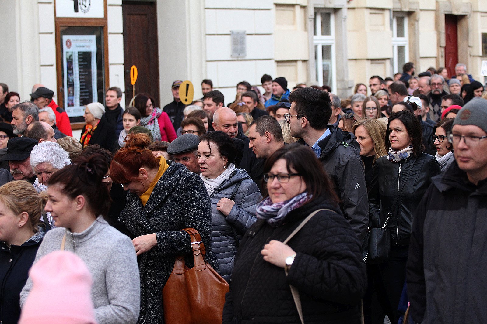 Legniccy pracownicy oświaty wspólnie na Czarnym Marszu