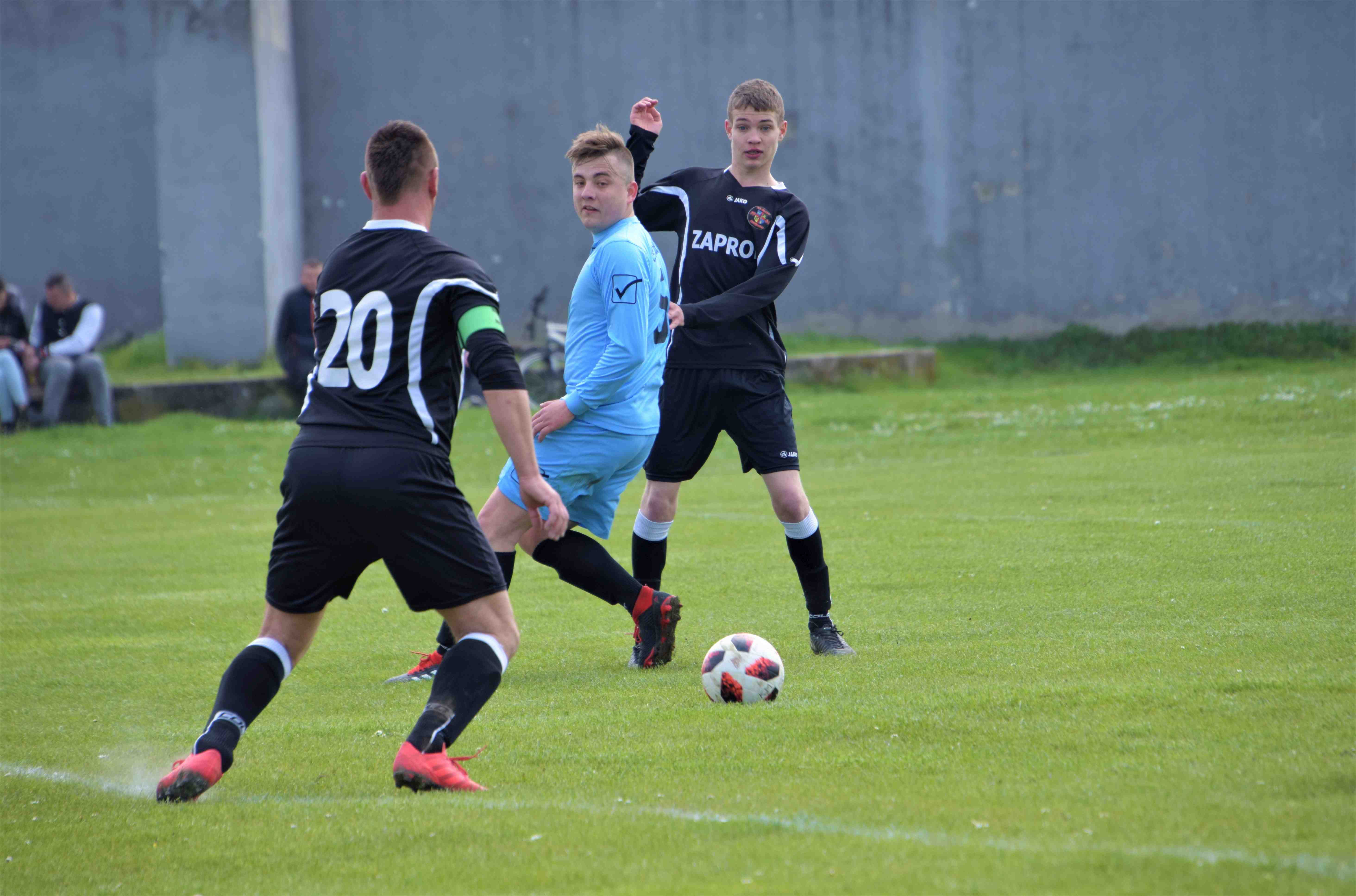 Klasa A: Kolejarz Miłkowice - KS Winnica 0:1