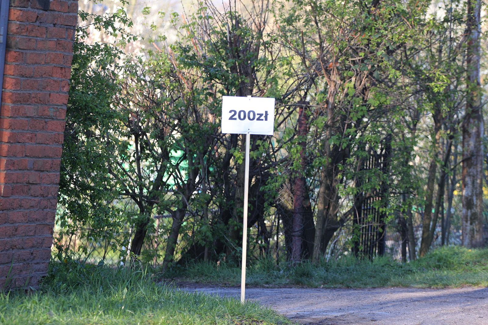 Droga do MPK z przystankami, a na końcu beczka śmiechu