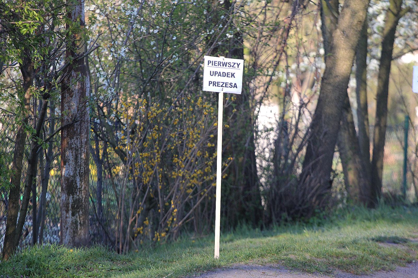 Droga do MPK z przystankami, a na końcu beczka śmiechu