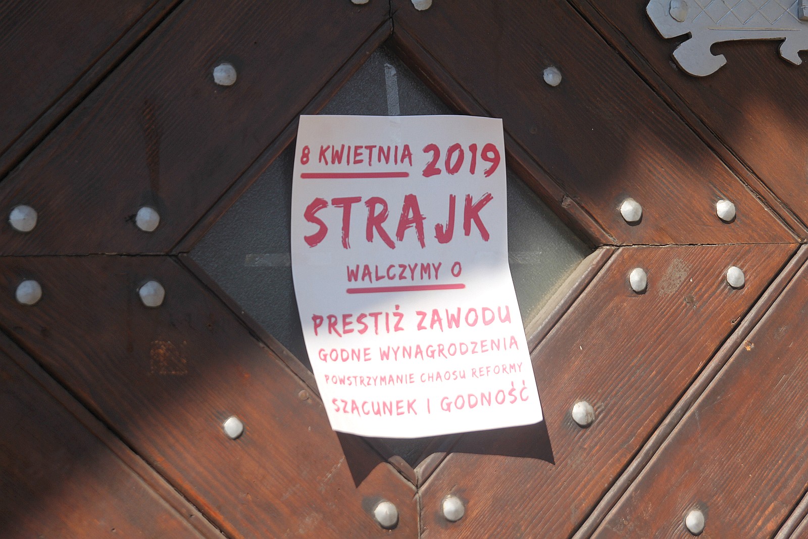 Ósmy dzień strajku w szkołach w Legnicy