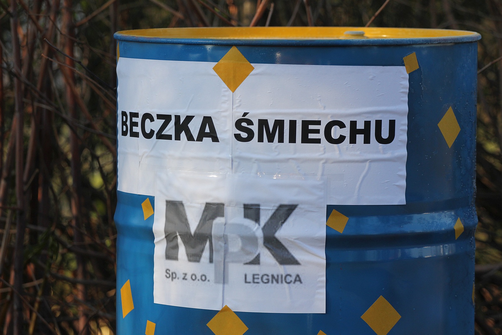 Droga do MPK z przystankami, a na końcu beczka śmiechu
