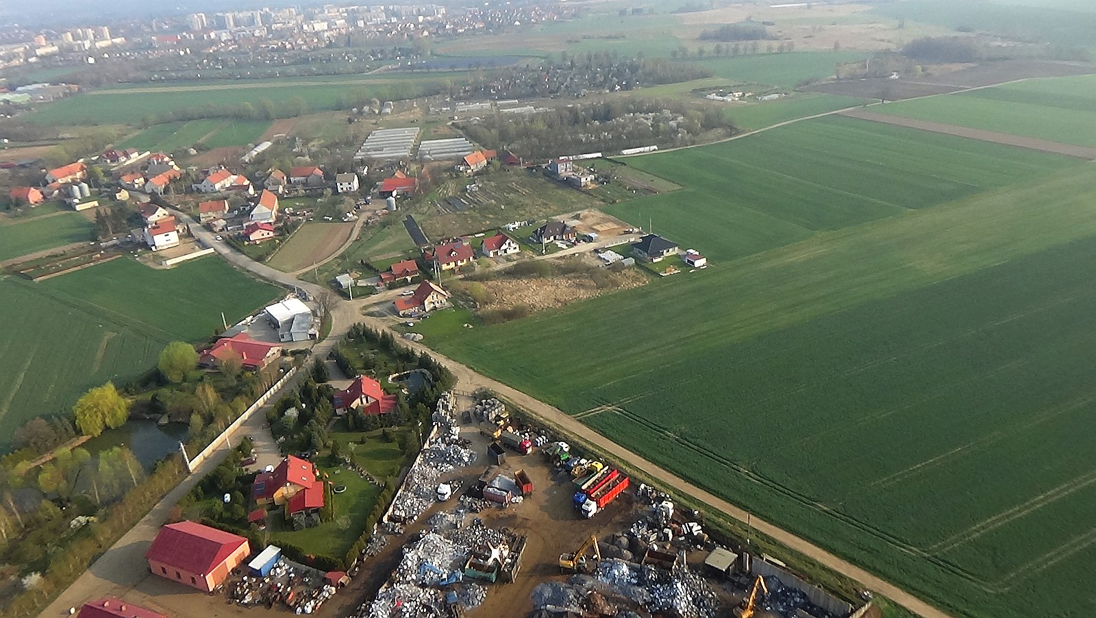 Bartoszów z lotu ptaka. Zobacz jak wygląda na wiosnę