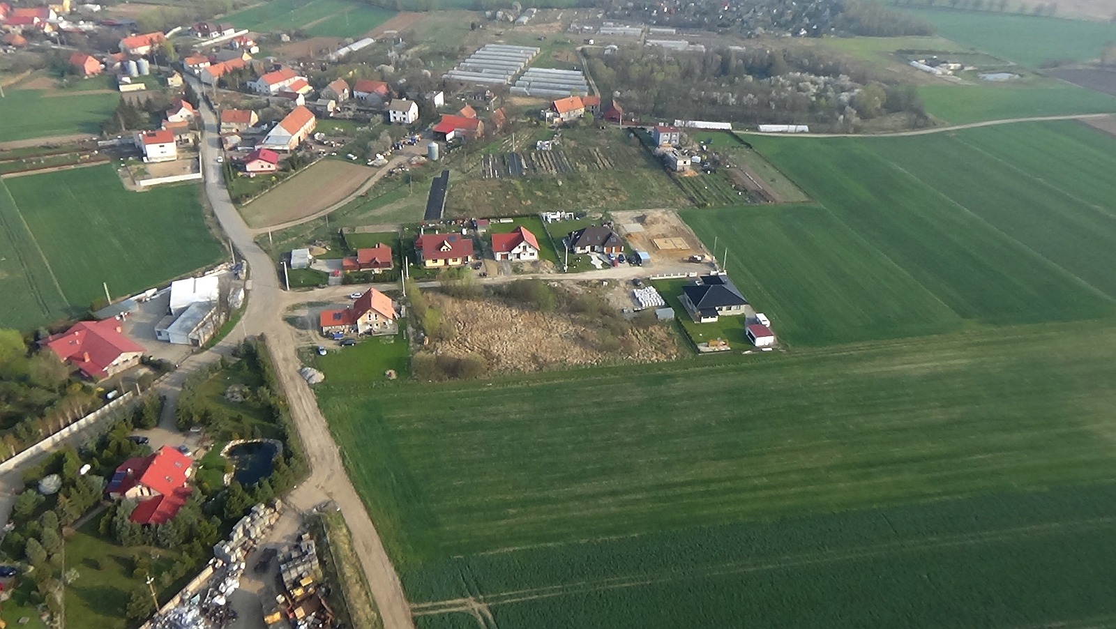 Bartoszów z lotu ptaka. Zobacz jak wygląda na wiosnę