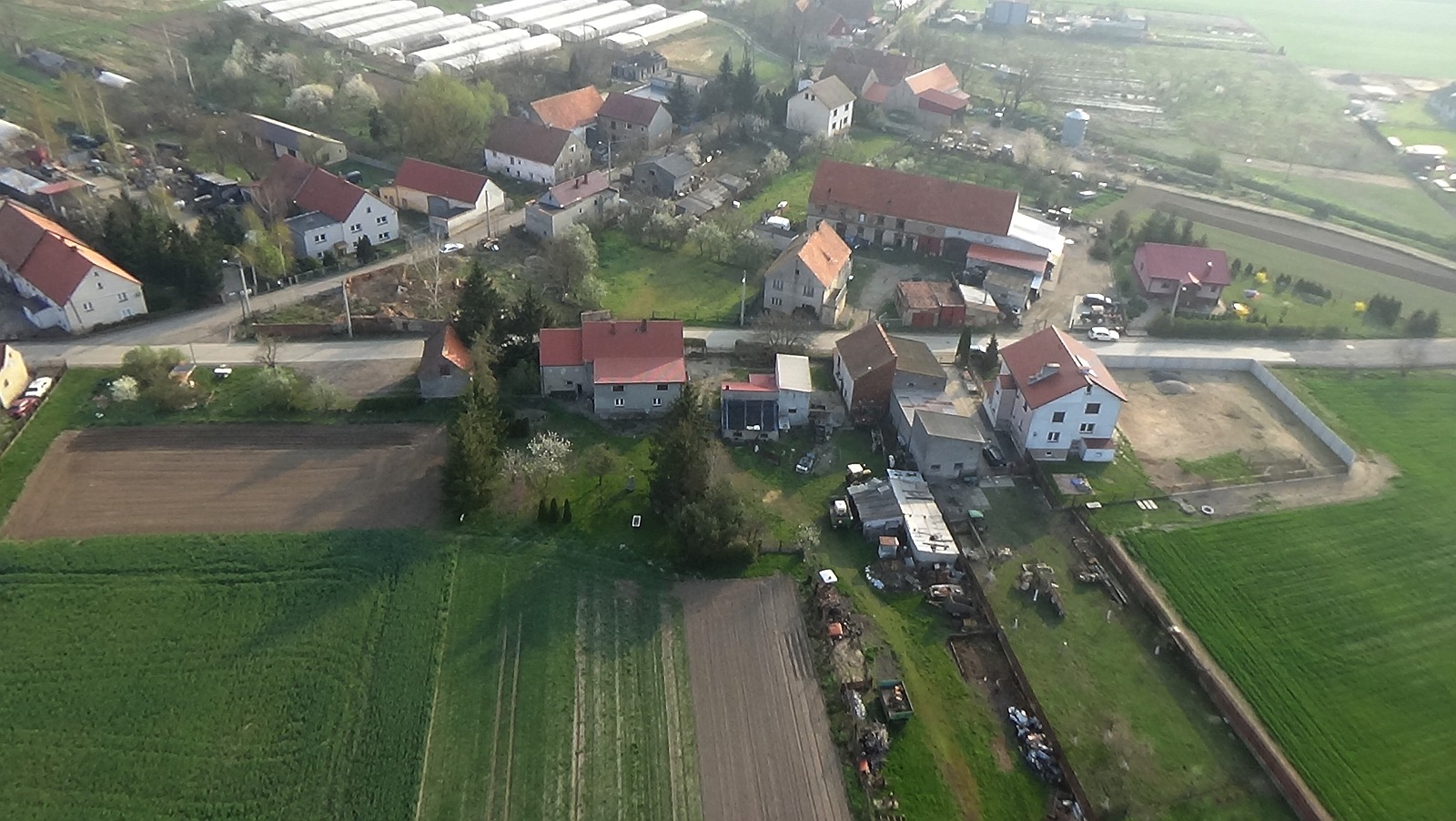 Bartoszów z lotu ptaka. Zobacz jak wygląda na wiosnę