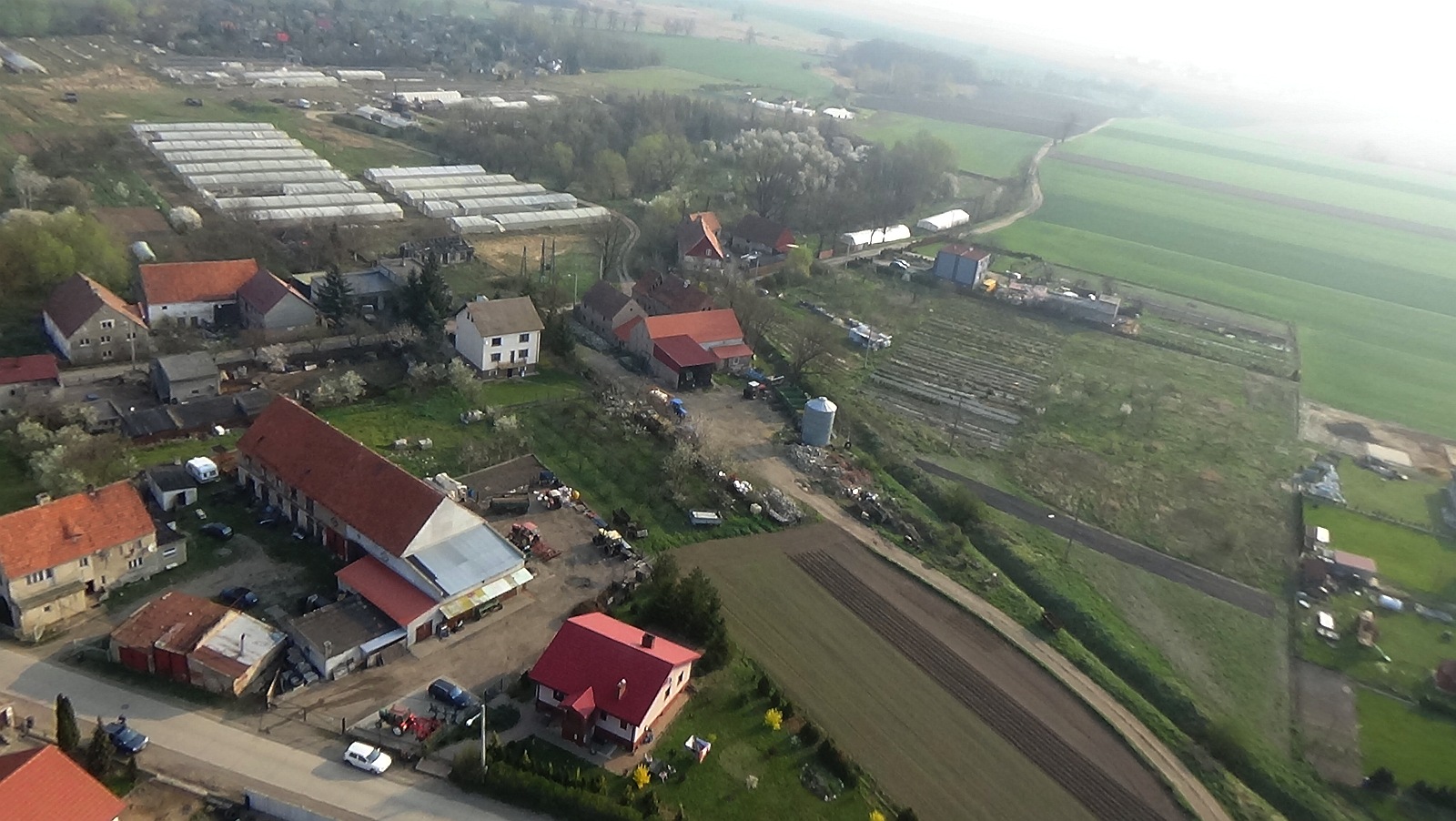 Bartoszów z lotu ptaka. Zobacz jak wygląda na wiosnę
