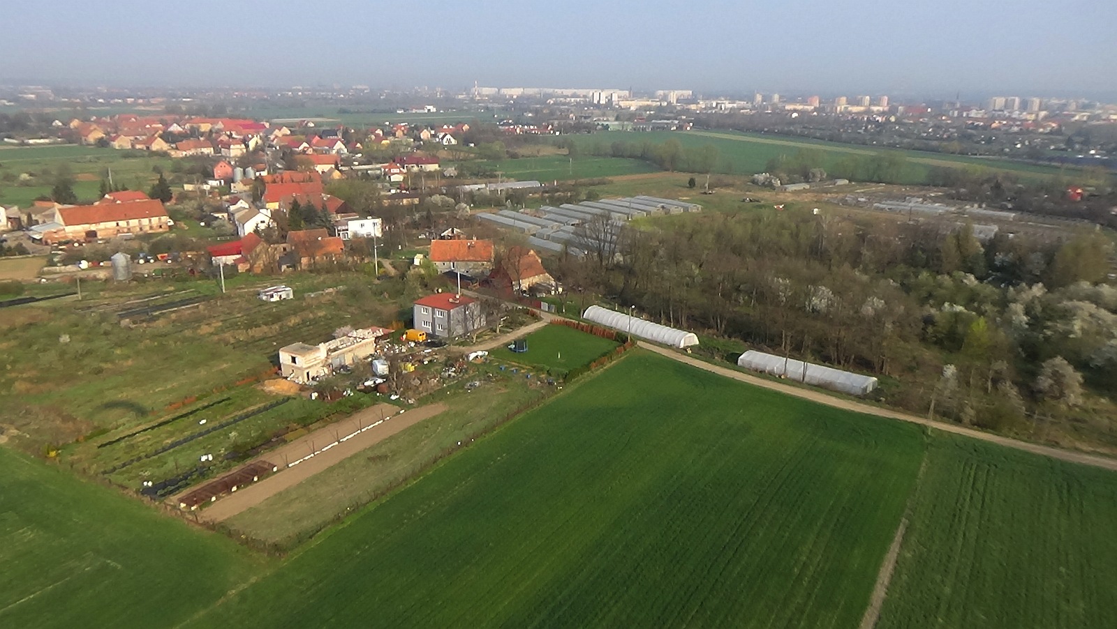 Bartoszów z lotu ptaka. Zobacz jak wygląda na wiosnę