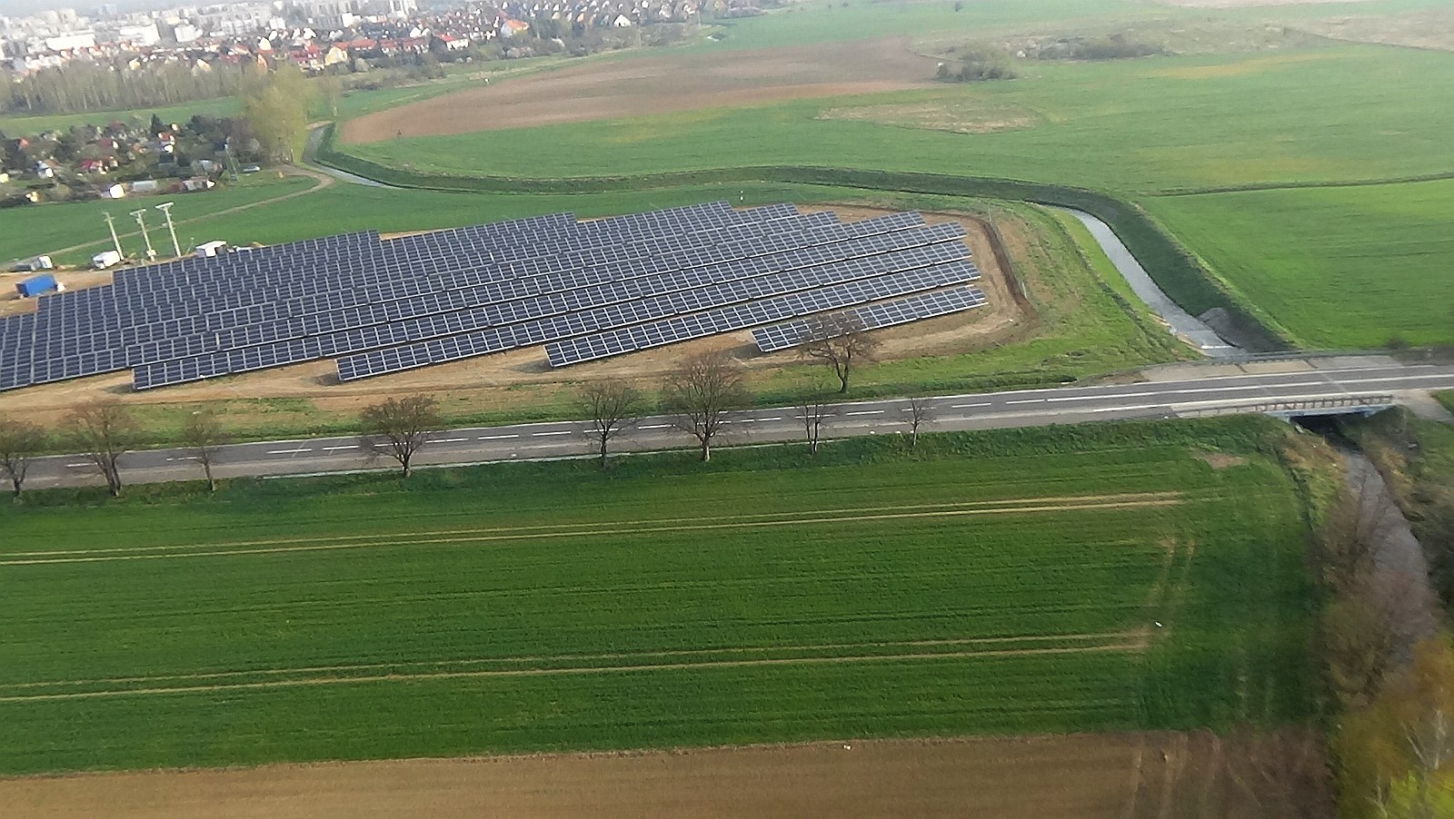Bartoszów z lotu ptaka. Zobacz jak wygląda na wiosnę