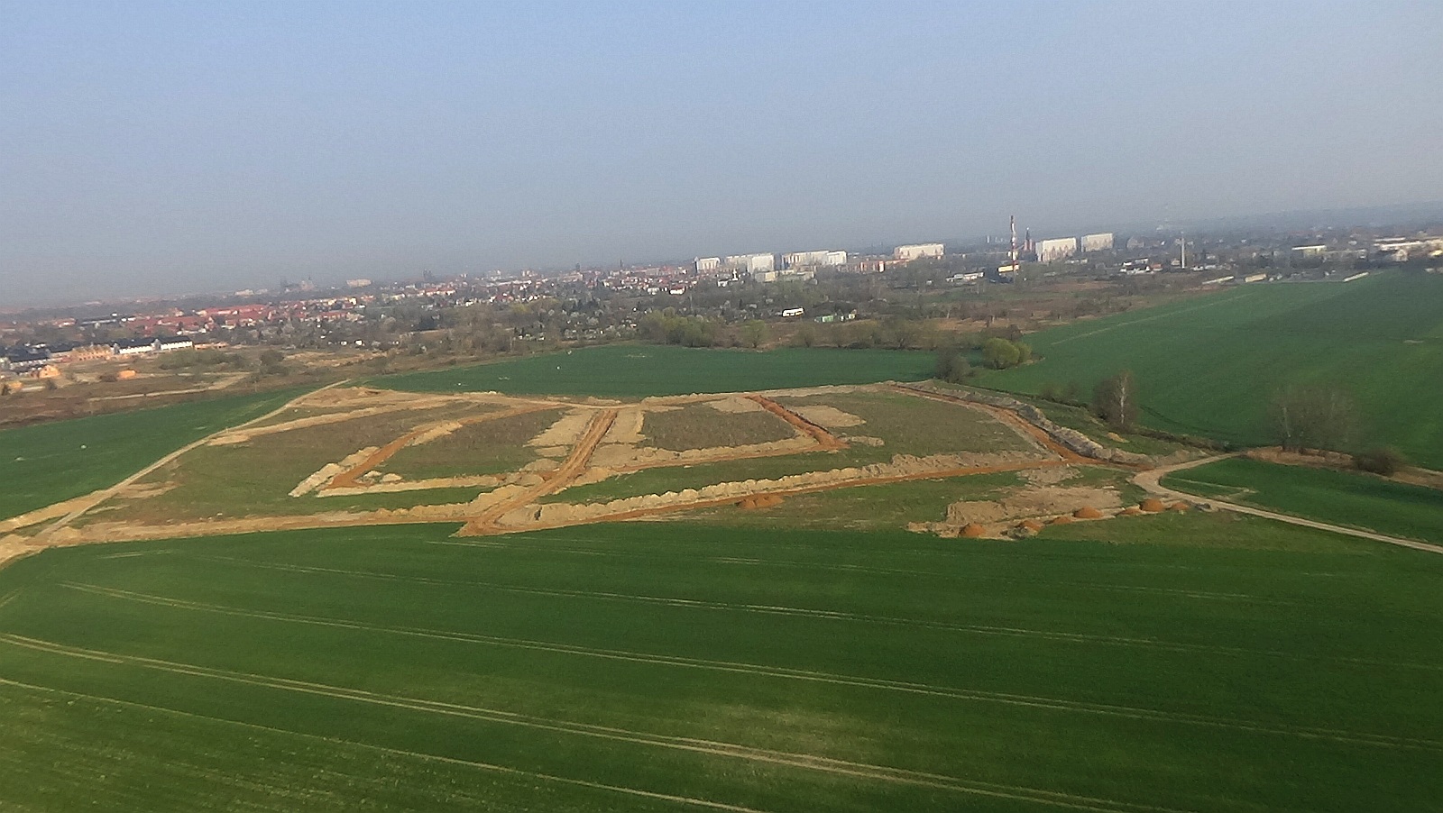 Bartoszów z lotu ptaka. Zobacz jak wygląda na wiosnę