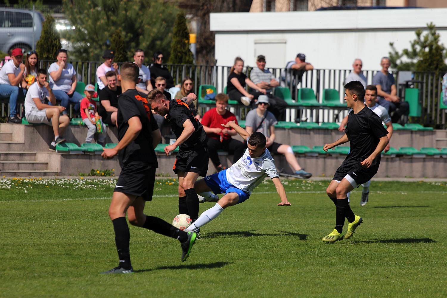 Klasa A: Mewa Kunice - Czarni Dziewień 1:0 (1:0).