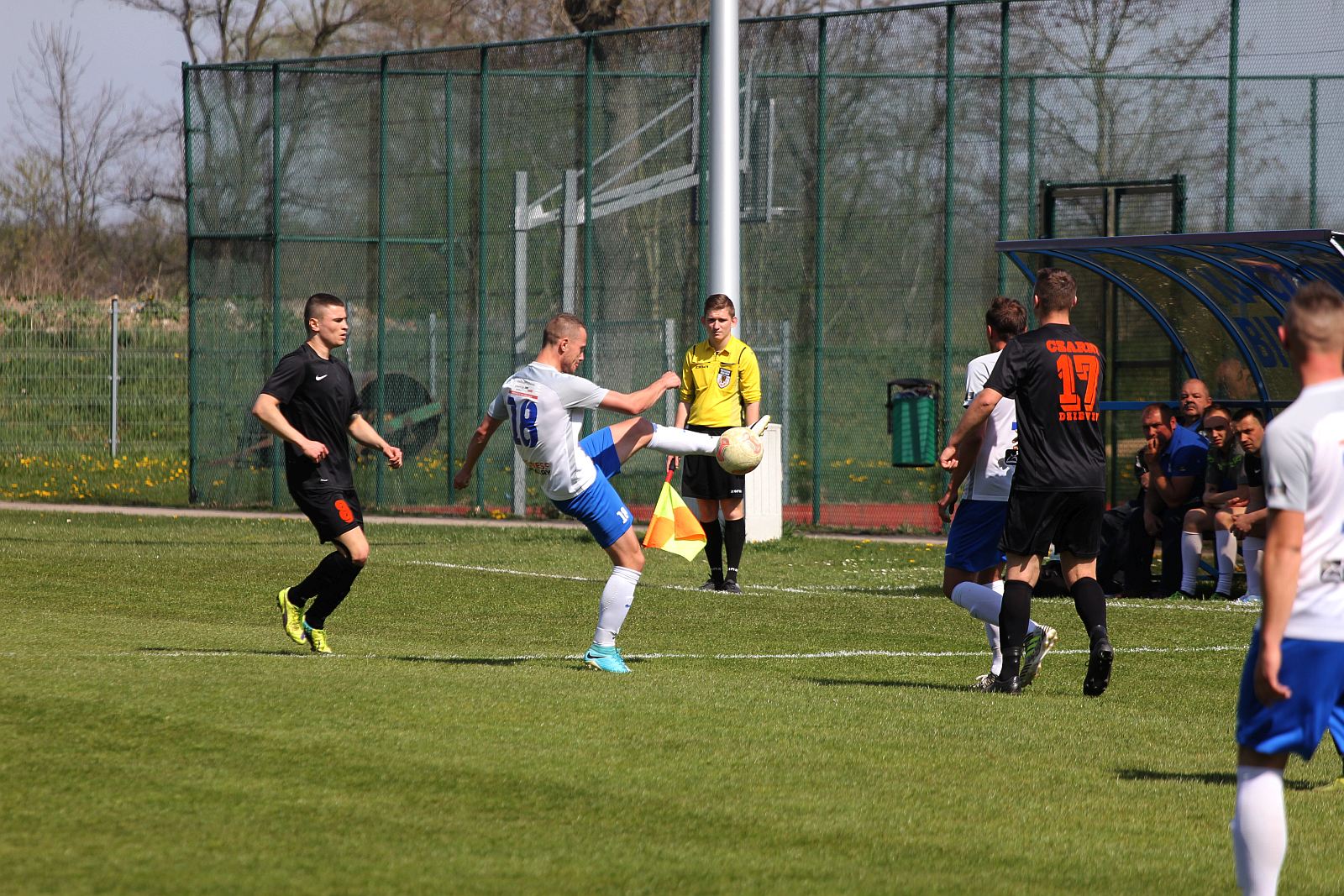Klasa A: Mewa Kunice - Czarni Dziewień 1:0 (1:0).