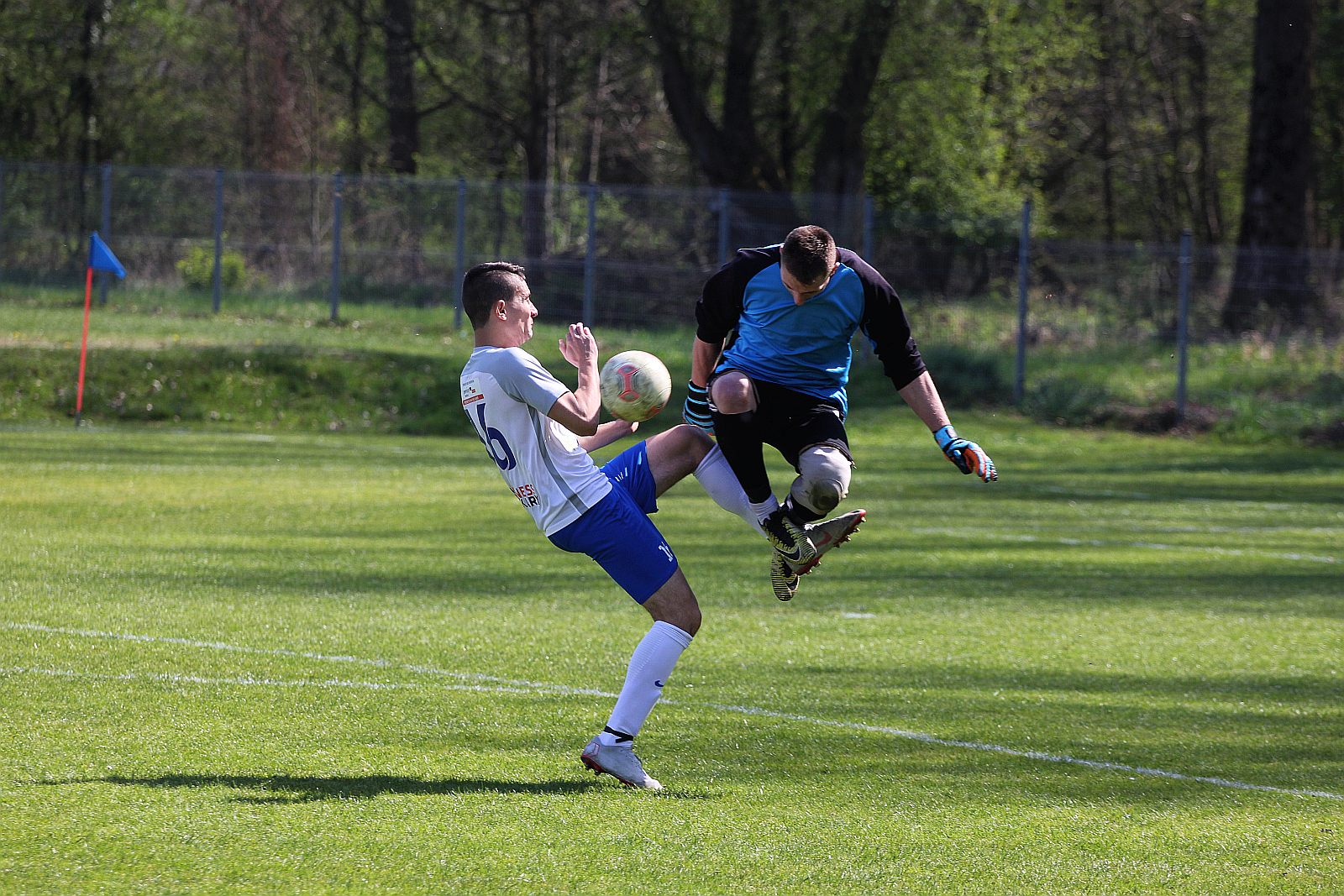 Klasa A: Mewa Kunice - Czarni Dziewień 1:0 (1:0).