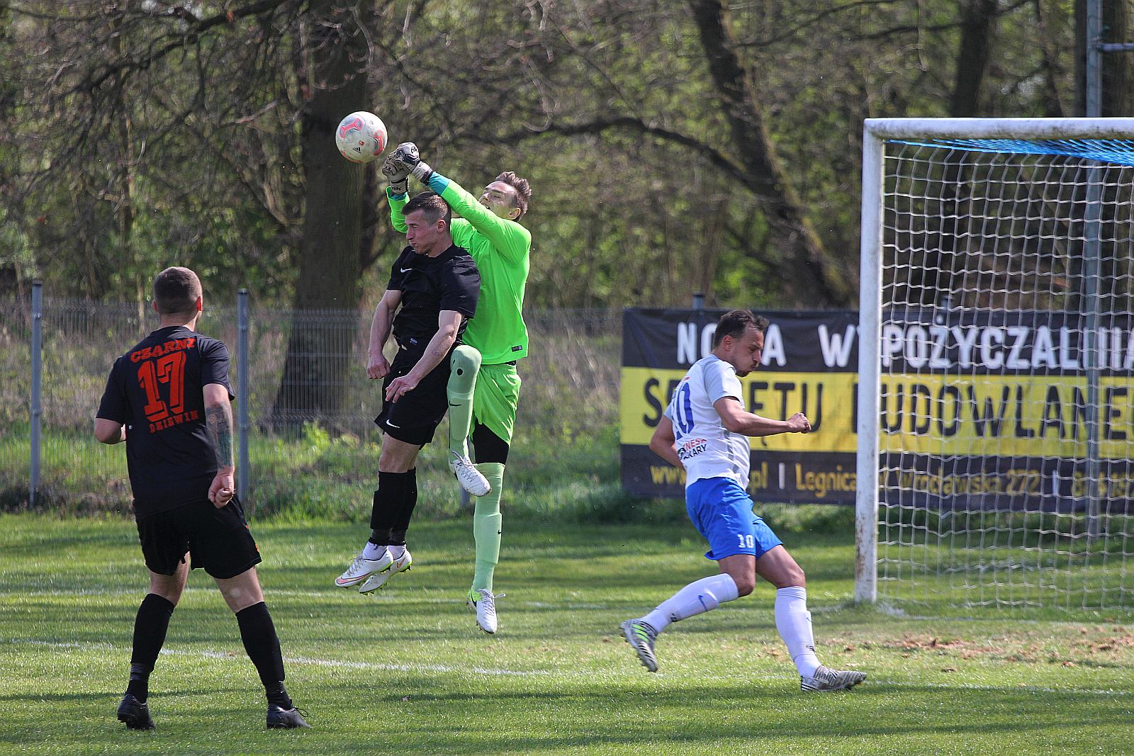Klasa A: Mewa Kunice - Czarni Dziewień 1:0 (1:0).