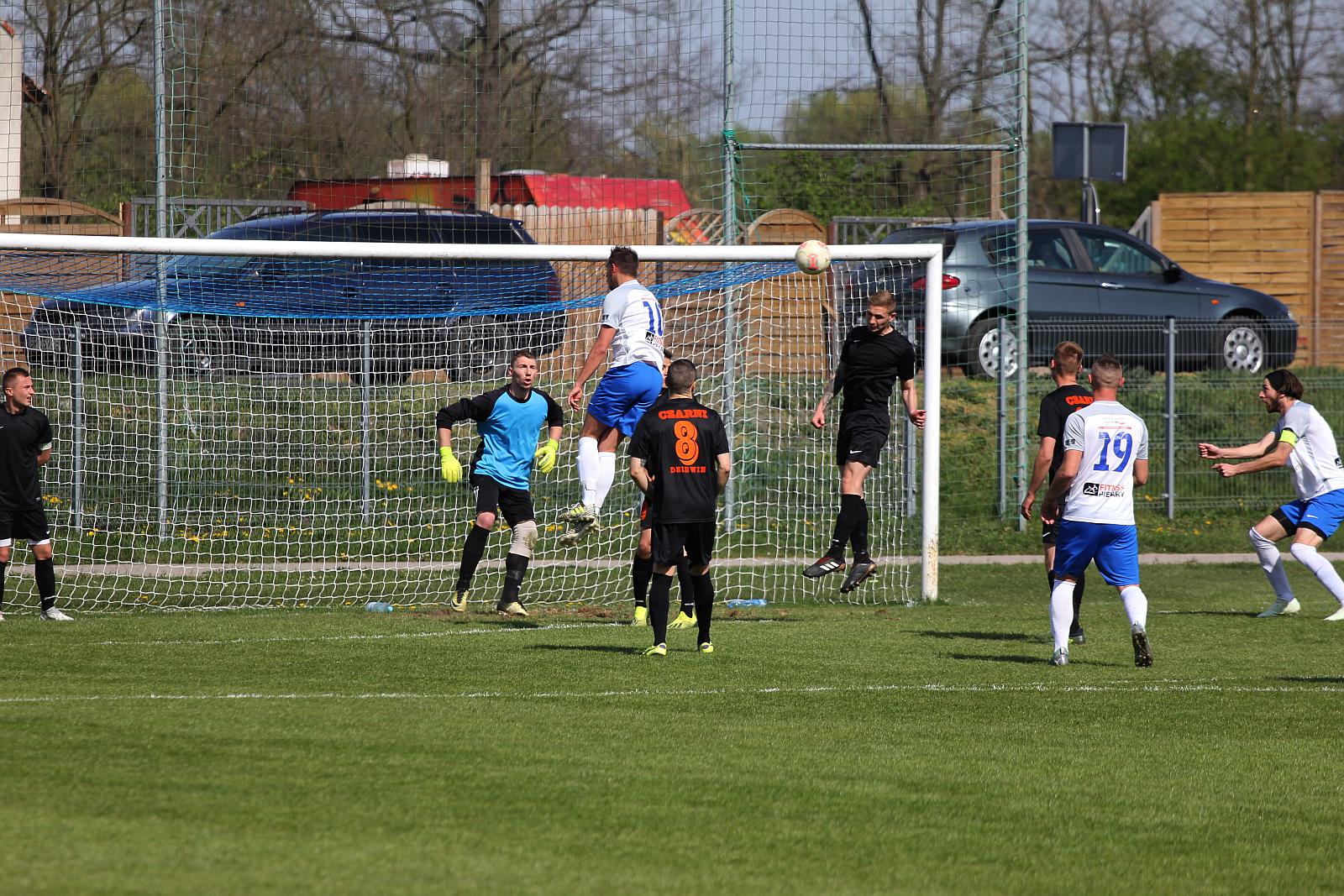 Klasa A: Mewa Kunice - Czarni Dziewień 1:0 (1:0).